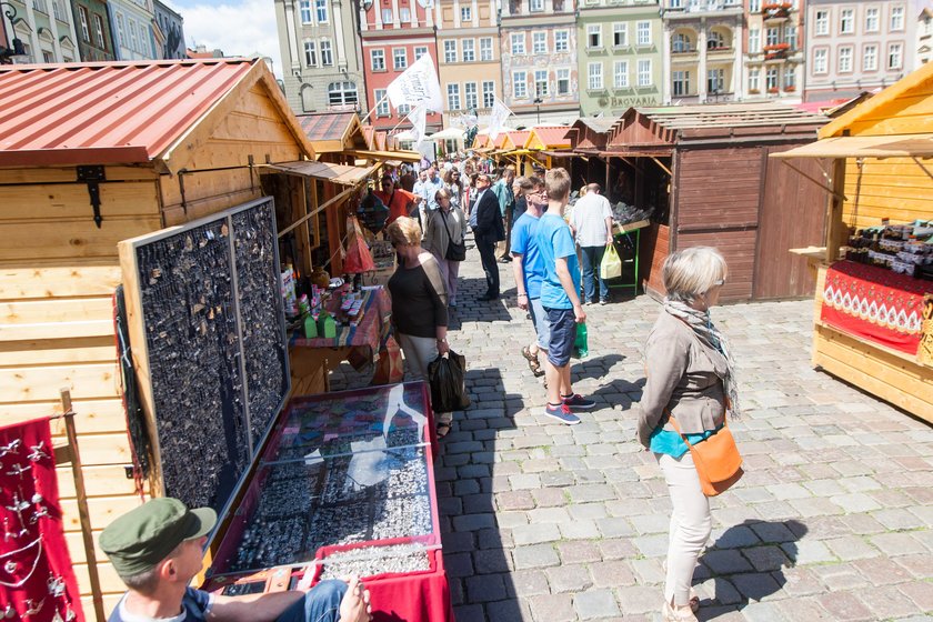 Na Starym Rynku trwa Jarmark Świętojański