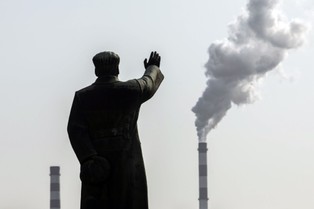 Chiny przyspieszają transformację. Szczyt emisji CO2 ma nadejść dwa lata wcześniej