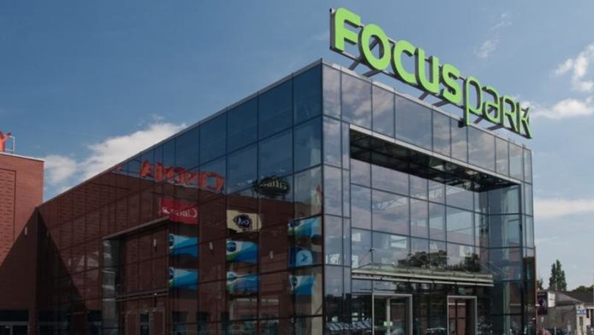 Już wiadomo, kto i za ile rozbuduje galerię Focus Mall. Inwestycją ma się zająć spółka Mostostal Warszawa, a za przebudowę centrum otrzyma 199,9 mln zł. 9 marca podpisano umowę.