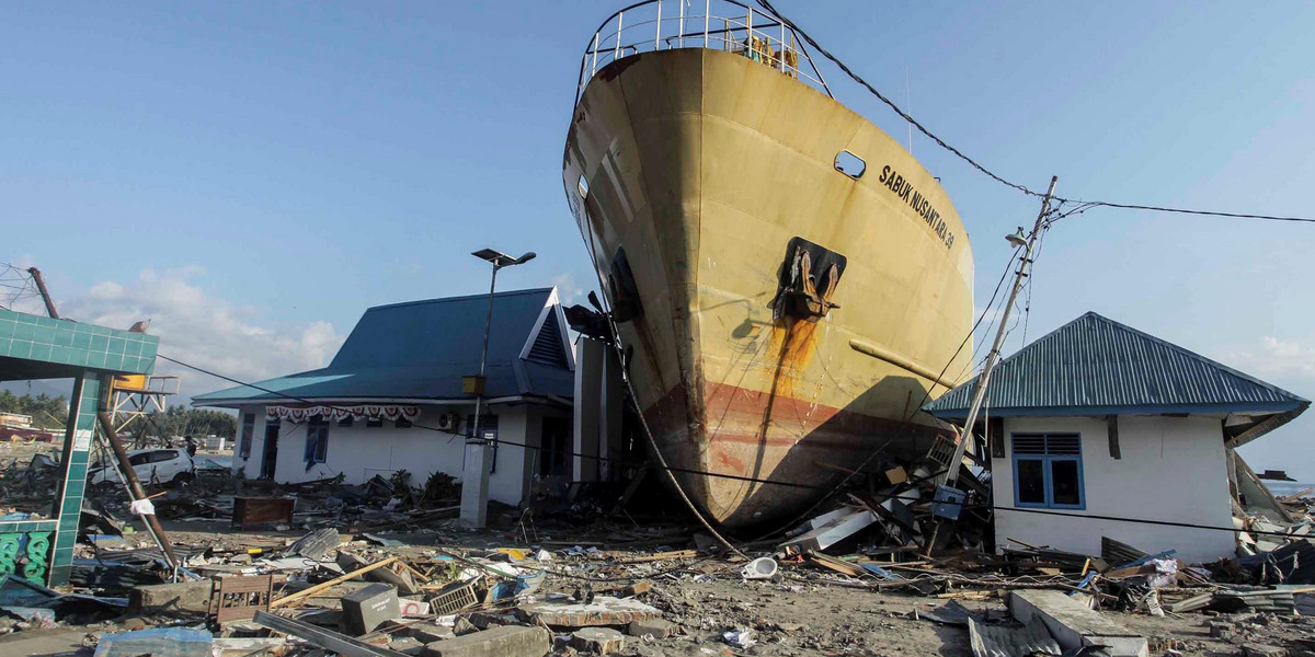 Tsunami porwało statek. To co się z nim stało zdumiewa! 