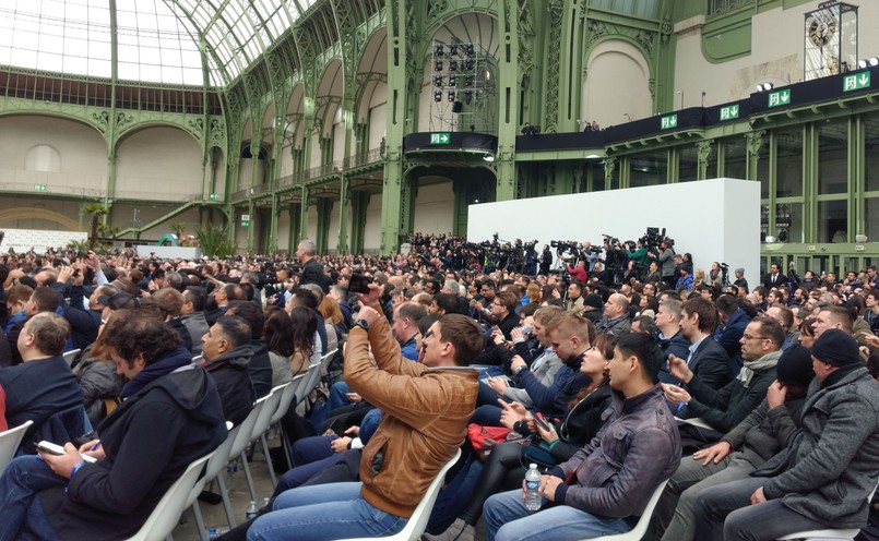 Dziennikarze zgromadzeni w Grand Palais