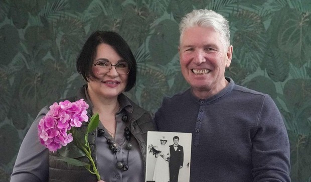 „Zaista ne možemo biti jedno bez drugog“, kaže Irina nakon 40 godina braka | Foto: BBC