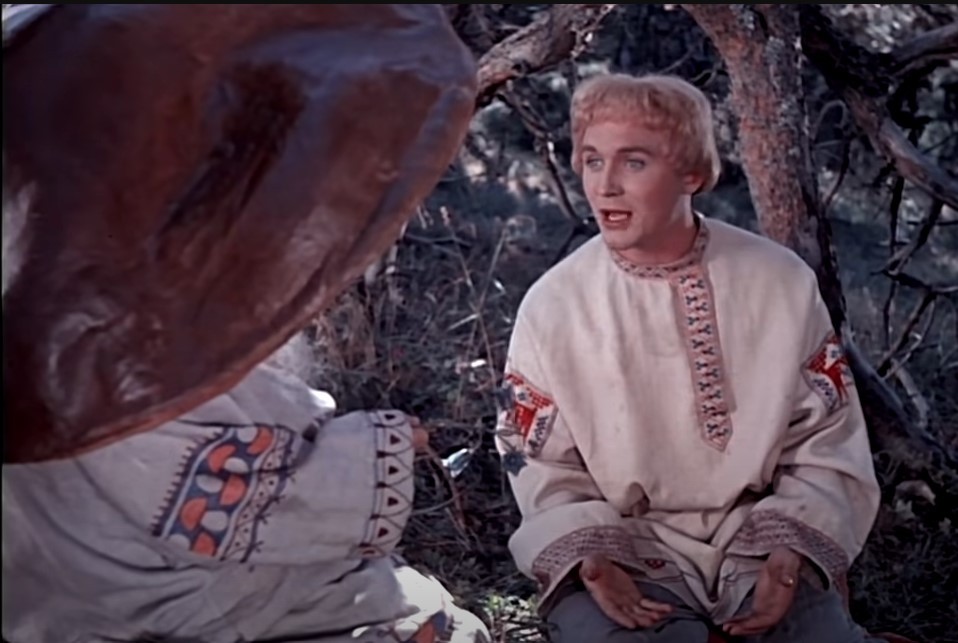 Ruský herec Eduard Izotov ako Ivan v Mrázikovi.