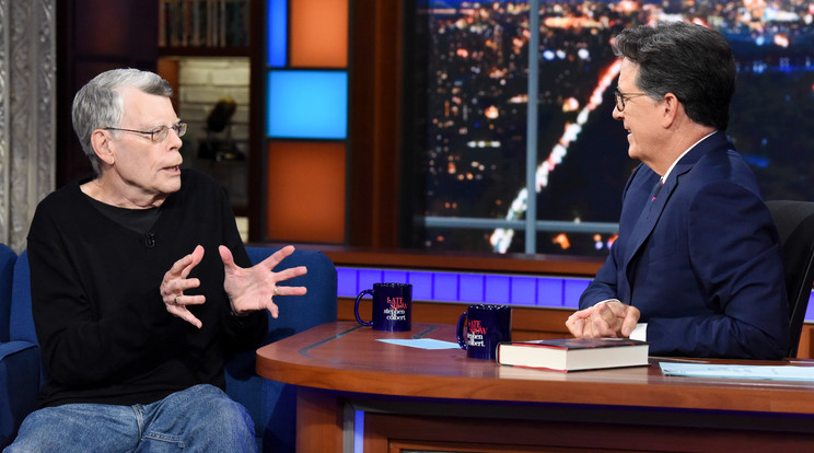 Stephen King volt az egyik vendég Stephen Colbert esti beszélgetős műsorában, a The Late Show-ban 2021. augusztus 9-én New Yorkban / Fotó: Getty Images