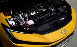 Nowa Toyota spala 0,5 l/100 km, a pod maską silnik 2.0. Cena?