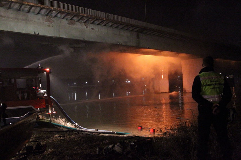 Pożar mostu łazienkowskiego