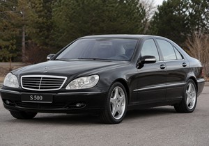 Mercedes-Benz S500 iz 2005. godine