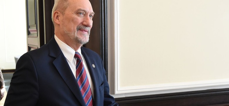 Macierewicz chce, by do szkół wróciło przysposobienie wojskowe. "Byłby to przedmiot obowiązkowy"