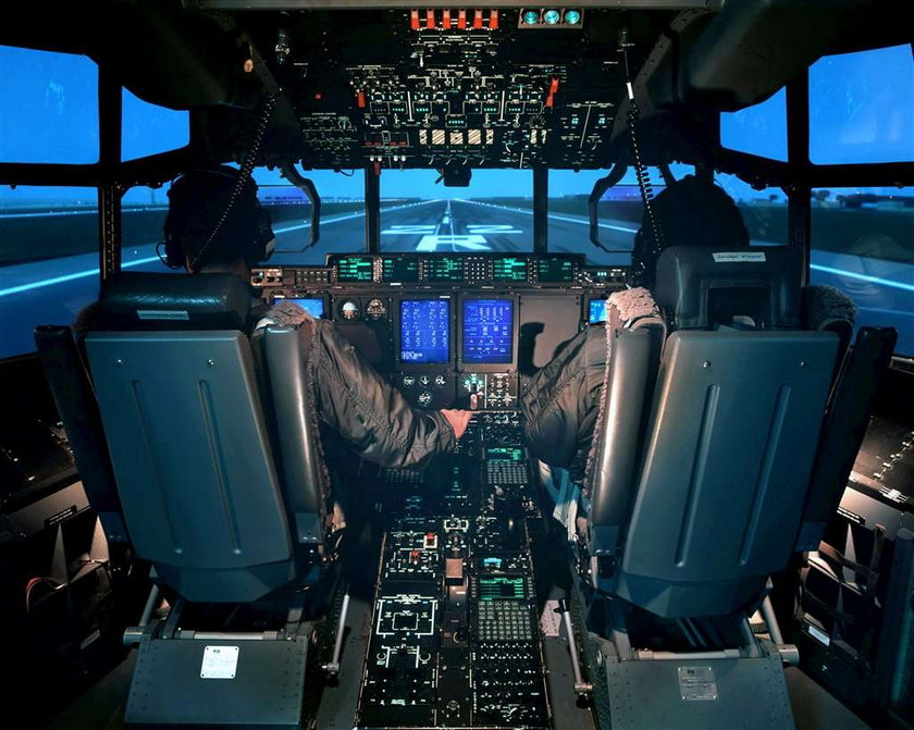 kabina pilotów, czarna skrzynka