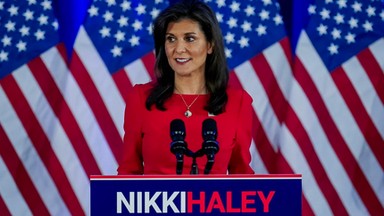 Nikki Haley przegrała, ale i tak przechodzi do historii. Na koniec wyścigu wbiła szpilkę Donaldowi Trumpowi