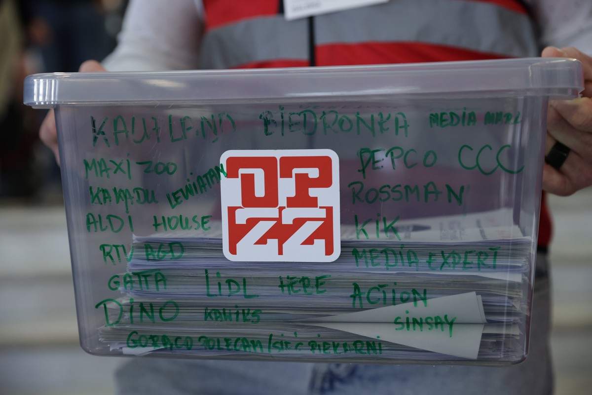 Podwyżki dla nauczycieli. "Przełomowy i historyczny" ruch związkowców