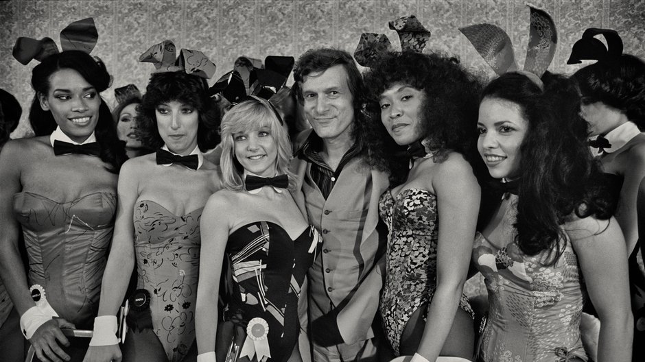 Hugh Hefner podczas wielkiego otwarcia Playboy Hotel-Casino w Atlantic City, w 1981 r.