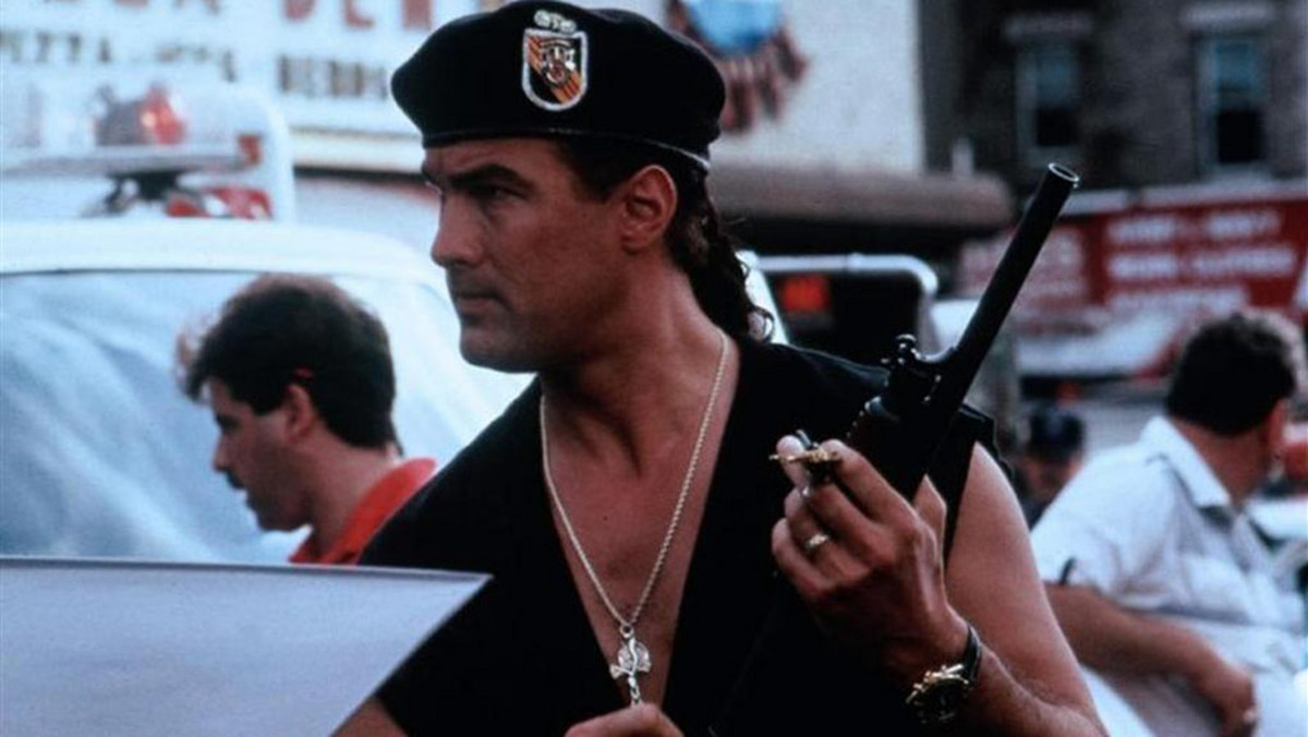 Steven Seagal jako Gino Felino w filmie "Szukając sprawiedliwości" (1991)