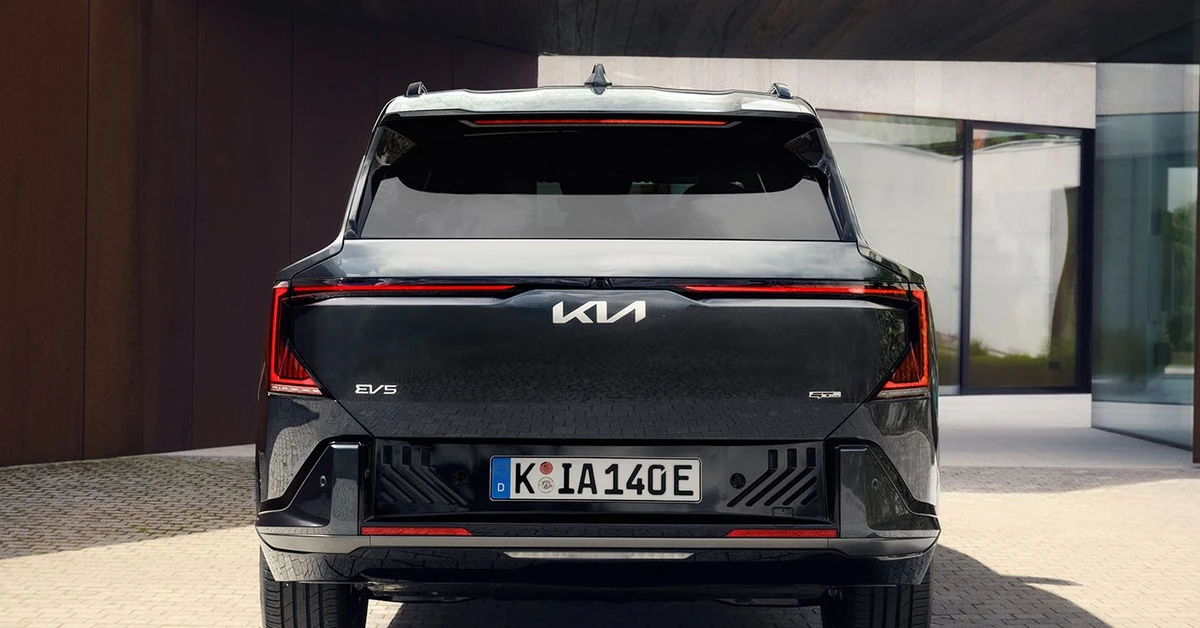 Nowa Kia wjeżdża do Polski i tak wygląda. Pod maską 217 KM