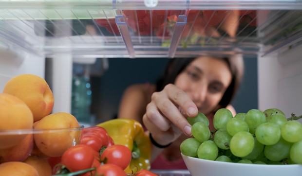 Voće je bogato vitaminima i vlaknima, ali konzumacija uveče izaziva zabrinutost zbog mogućeg povećanja šećera u krvi