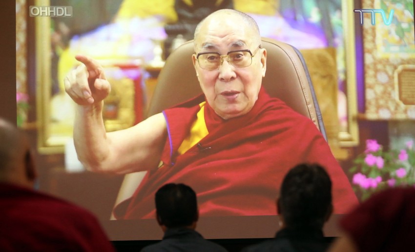 Dalaj lama živi u egzilu u Indiji