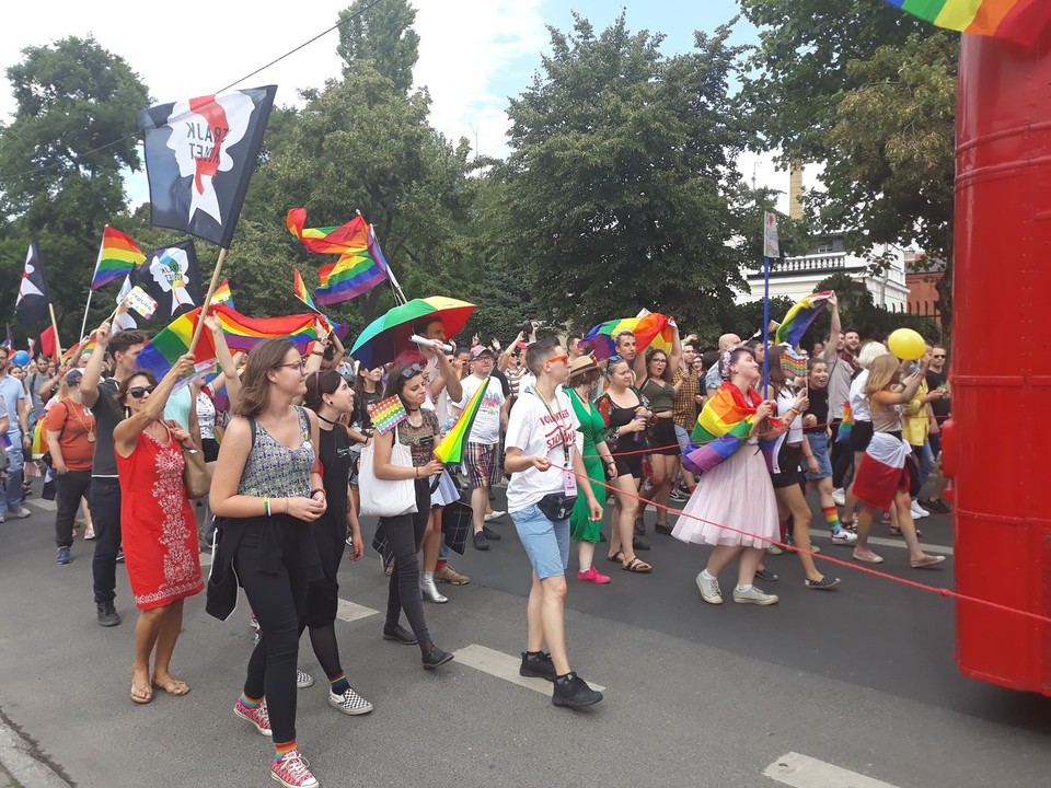 Marsz Równości w Poznaniu z kontrmanifestacją narodowców