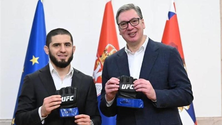 Islam Mahačev se sastao sa Aleksandarom Vučićem, kome je poklonio rukavice sa prethodnog meča | Foto: Fonet