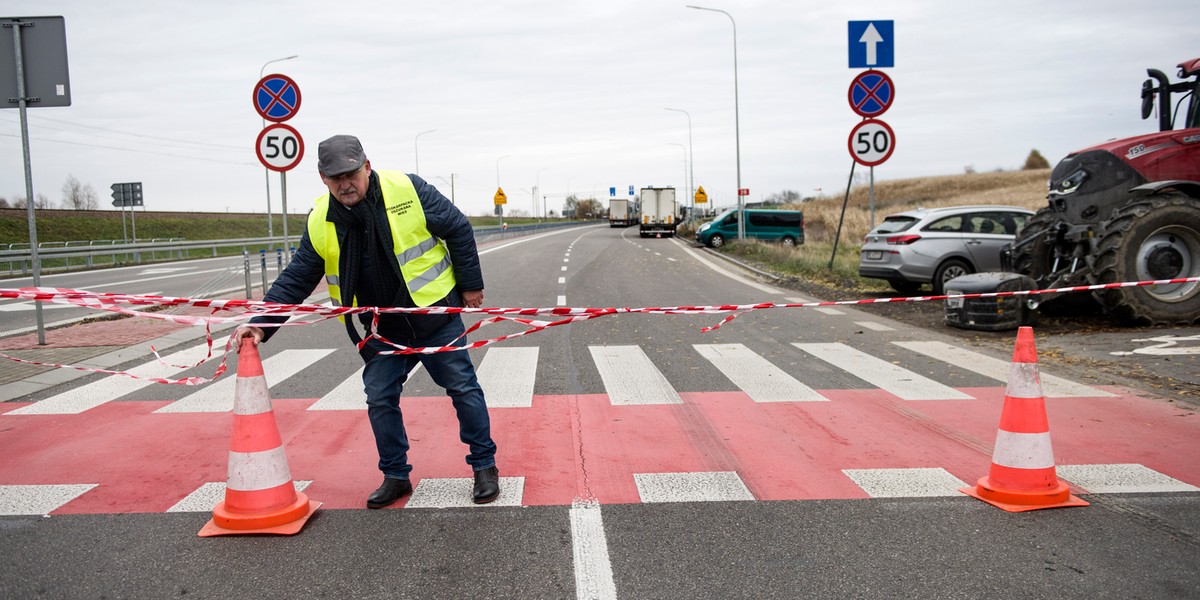 Rolnicy blokuja przejscie graniczne w Medyce. 23 listopada 2023 r. 