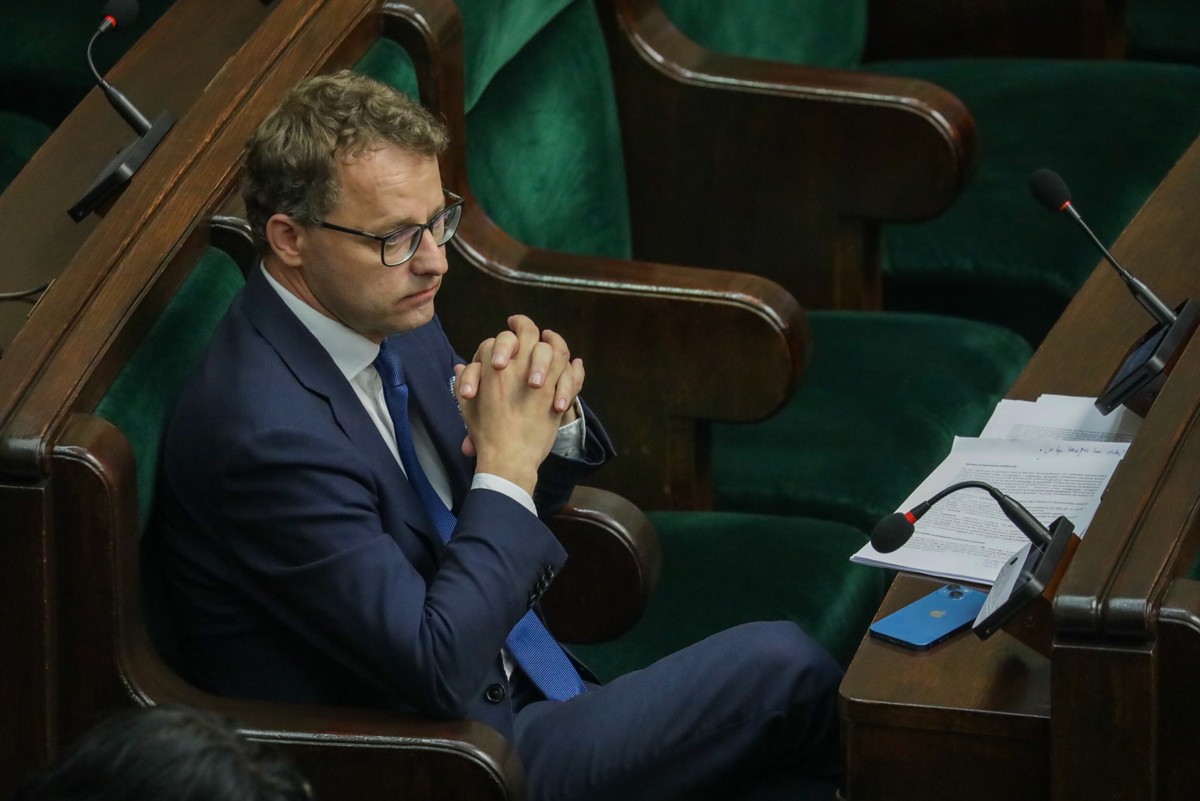 Sejm uchylił w piątek immunitet politykowi Suwerennej Polski, posłowi klubu PiS Marcinowi Romanowskiemu