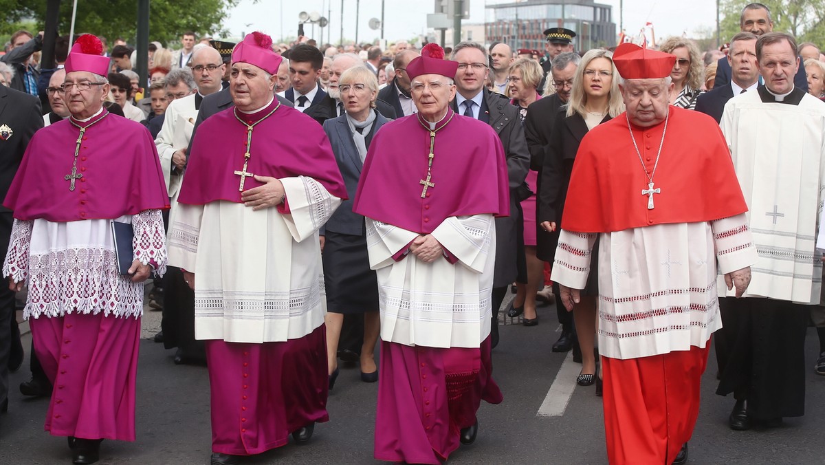 Biskupi Sławoj Leszek Głódź, Marek Jędraszewski, Stanisław Dziwisz oraz nuncjusz apostolski w Polsce abp Salvatore Pennacchio