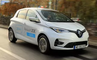 Renault Zoe R135 Intens – jak jeździ odnowiony model na prąd?