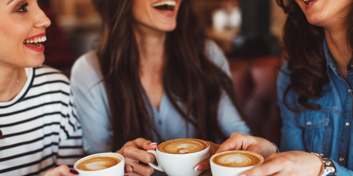 Pojawia się coraz więcej dowodów na to, że picie kawy pomaga zapobiec przewlekłym chorobom i przedwczesnej śmierci