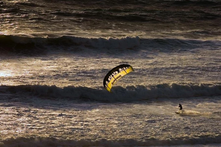 Kitesurfing, fot. Ruaridh Stewart/ZUMA Press 