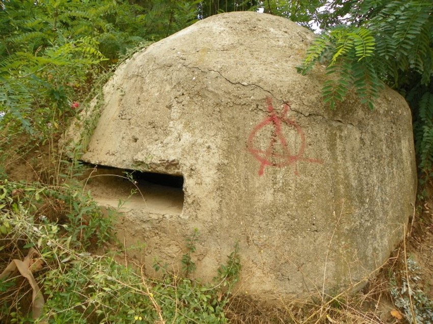 Bunker između glavnog i pomoćnog terena Čukaričkog