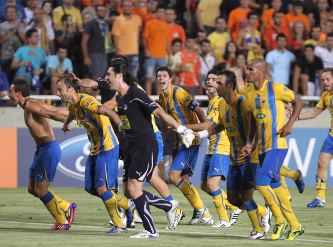 Drużyna Apoelu fetuje zwycięstwo.