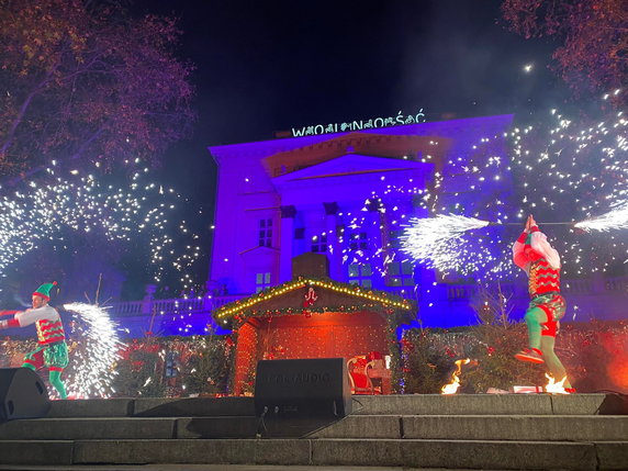 uroczyste rozświetlenie choinki na Placu Wolności w Poznaniu fot. Codzienny Poznań