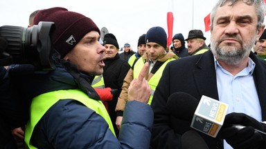 Rolnicy blokują autostradę A2. Żądają spotkania z premierem