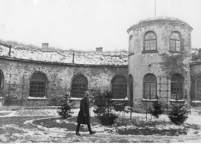 Siedziba Centralnego Archiwum Wojskowego w Forcie Legionów