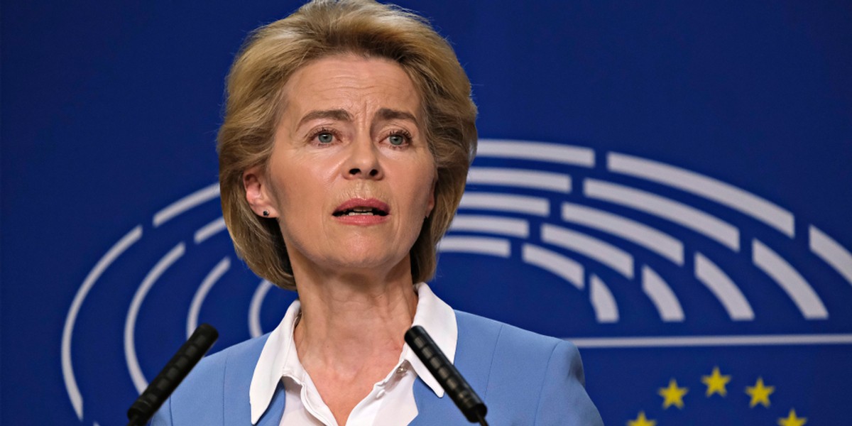 Von der Leyen zapewniła, że UE, "jak zawsze, w tych trudnych okolicznościach" wspiera Ukrainę.