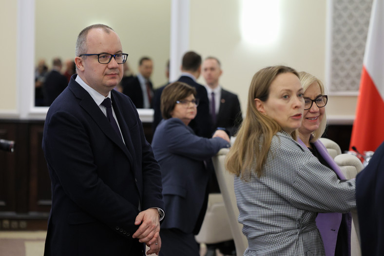 Katarzyna Pełczyńska-Nałęcz, Paulina Hennig-Kloska, Adam Bodnar przed ostatnim posiedzeniem rządu