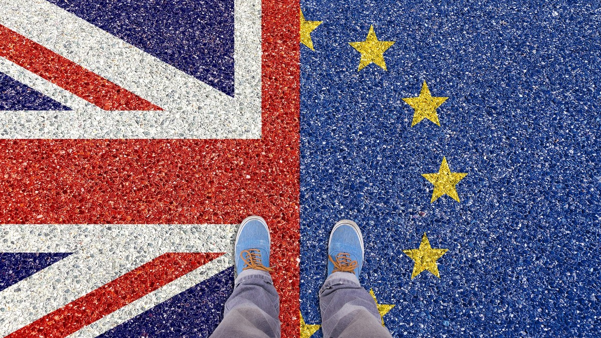 „Minél hosszabb ideje élünk kint, annál szignifikánsabb a különbség, ha hazautazunk” – Mi a helyzet az angliai magyarokkal, négy évvel a Brexit után?