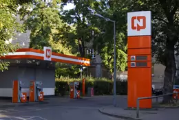 Z archiwum Auto Świata: Z kałaszem na CPN – napady na stacje benzynowe