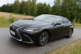 Lexus ES 300h – limuzyna na trudne czasy i długie podróże