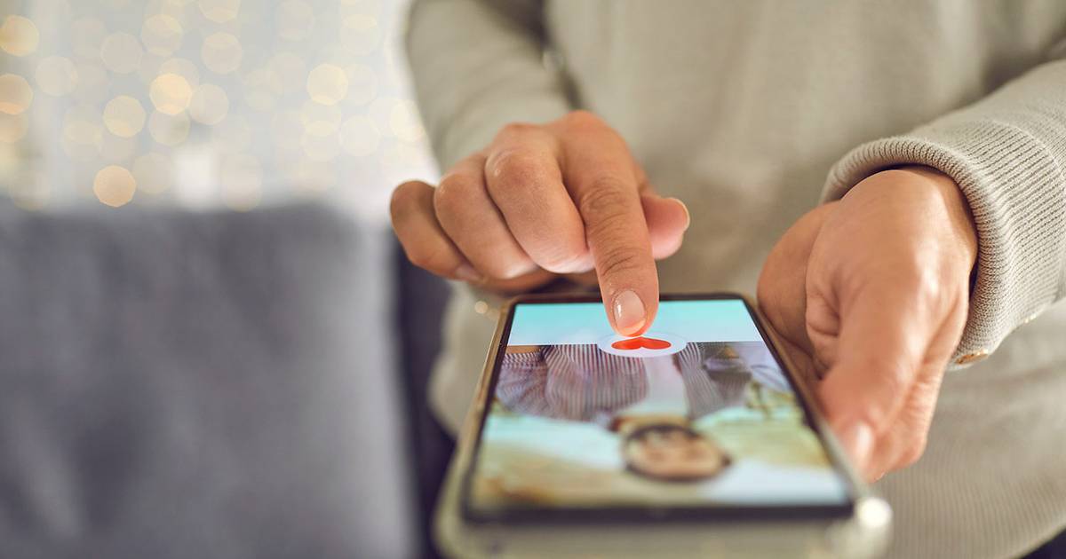 Swipe right na bankructwo. Jak oszuści z portali randkowych robią z ciebie "świnię na rzeź"