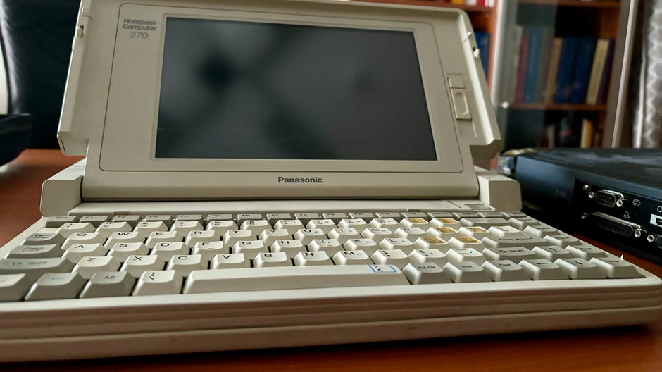 Laptop Jana Pawła II, zdjęcie wykonane w Ośrodku Dokumentacji i Studium Pontyfikatu Jana Pawła II w Rzymie (fot. M. Stojowska / KUL).