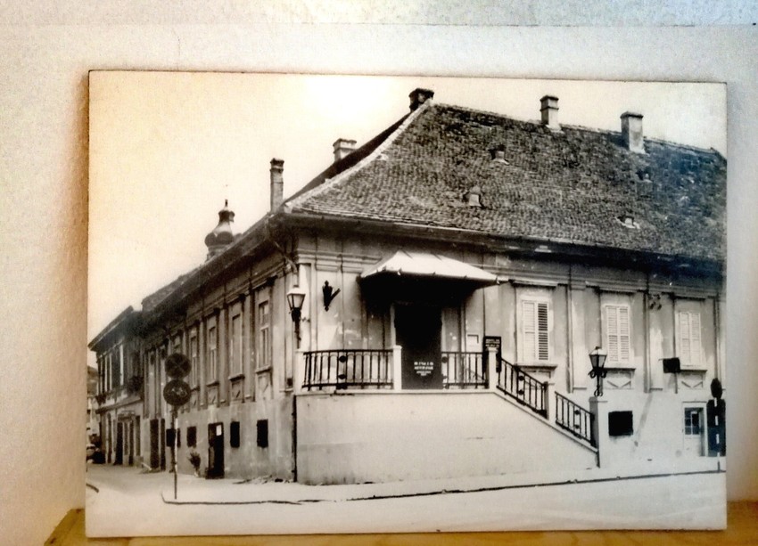 Reprezentativno zdanje iz 18. veka, koje se nalazi u samom centru Vršca, jedino je koje je opstalo više od dva veka a da mu nije promenjen ni prvobitni izgled, ni namena