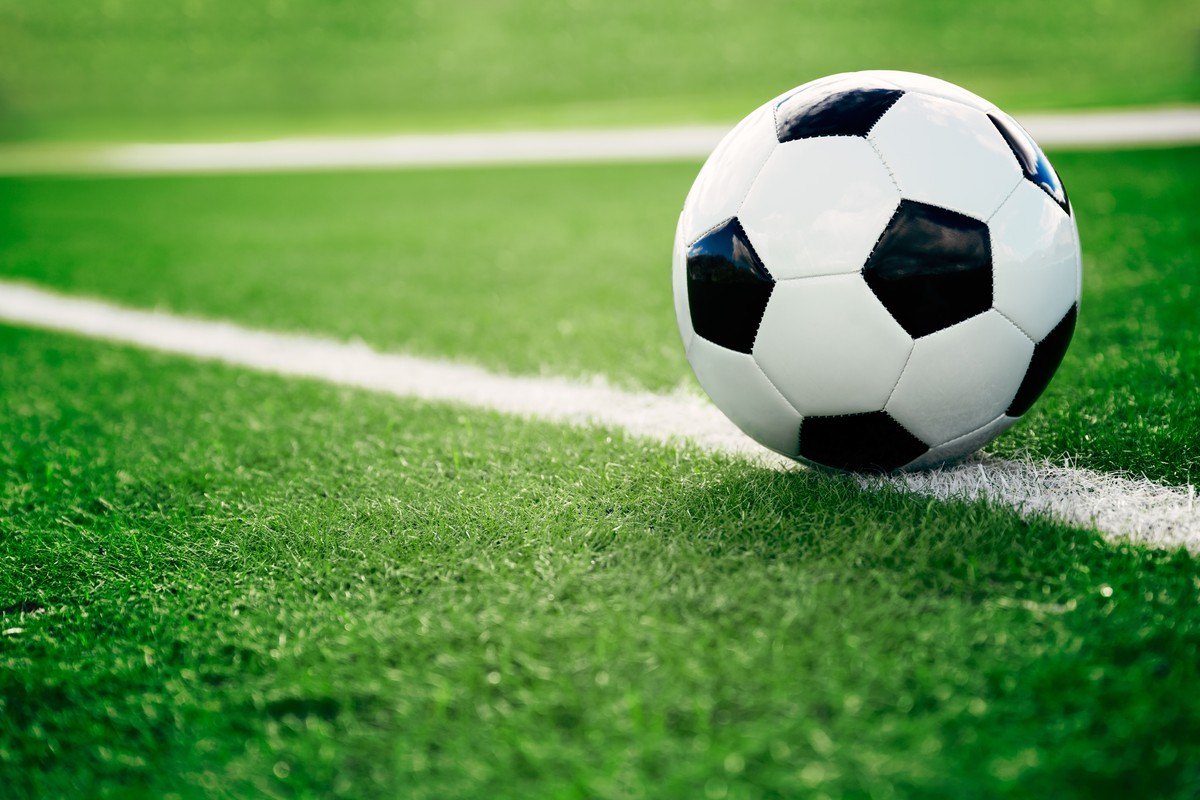 Umowa z klubem piłkarskim ma związek z uprawianiem sportu.