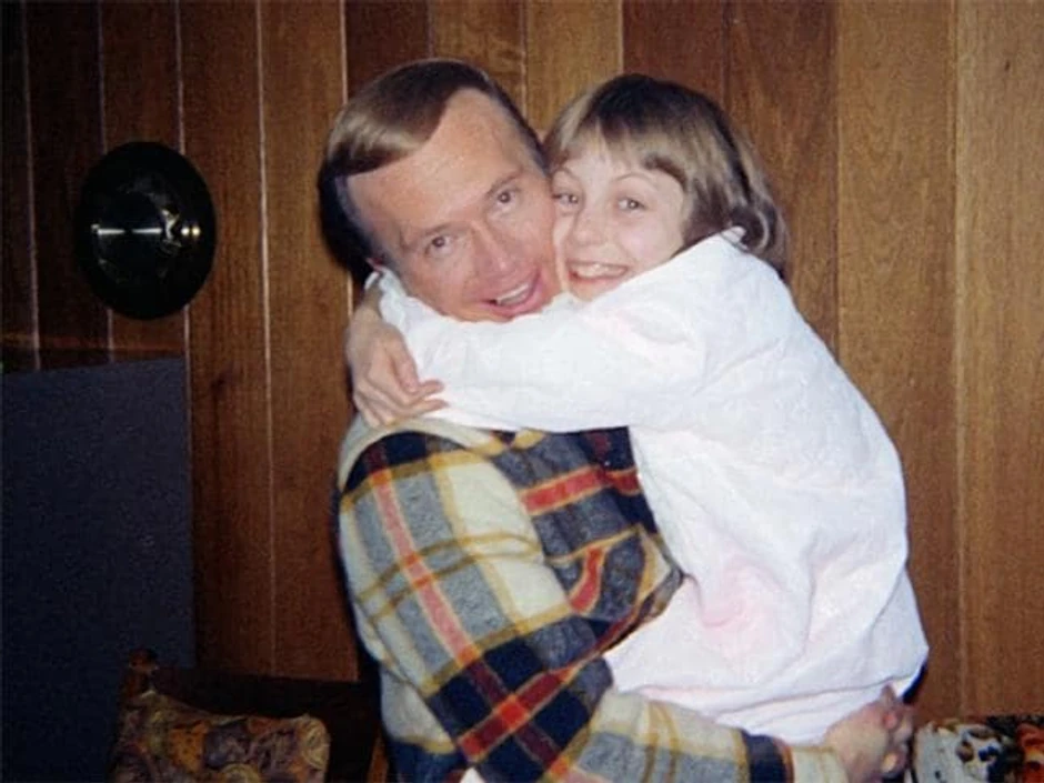 Kada je upoznala Berčtolda, Džen je imala samo 12 godina. U njemu je videla drugog oca