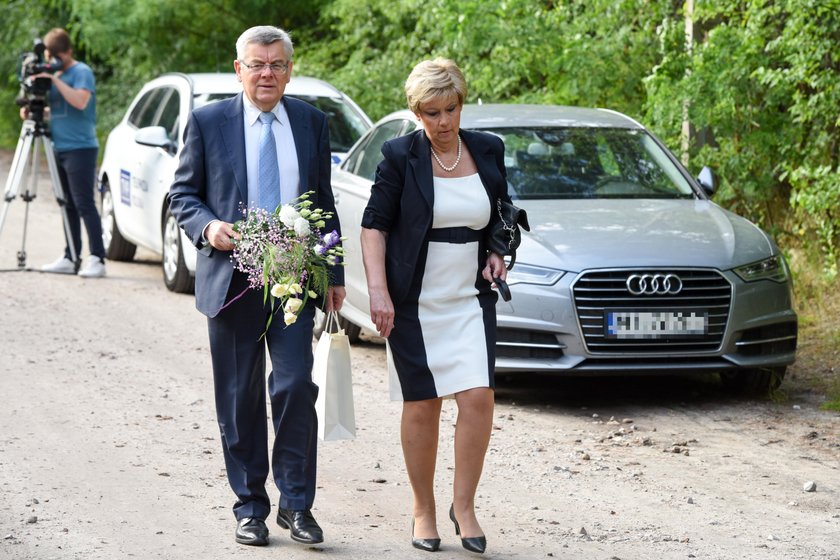 Policja u Romana Giertycha. Tak się bawi elita!