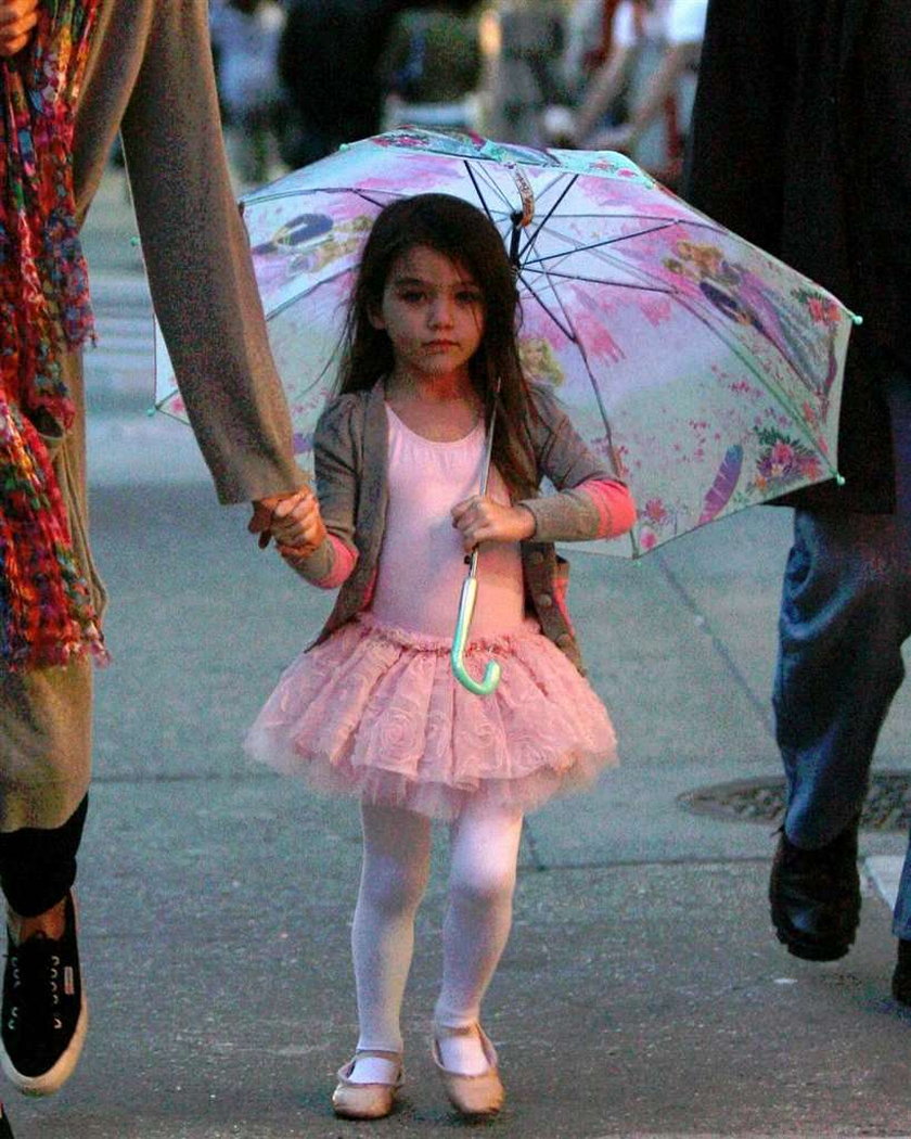 Suri Cruise. Dziecko szasta pieniędzmi!