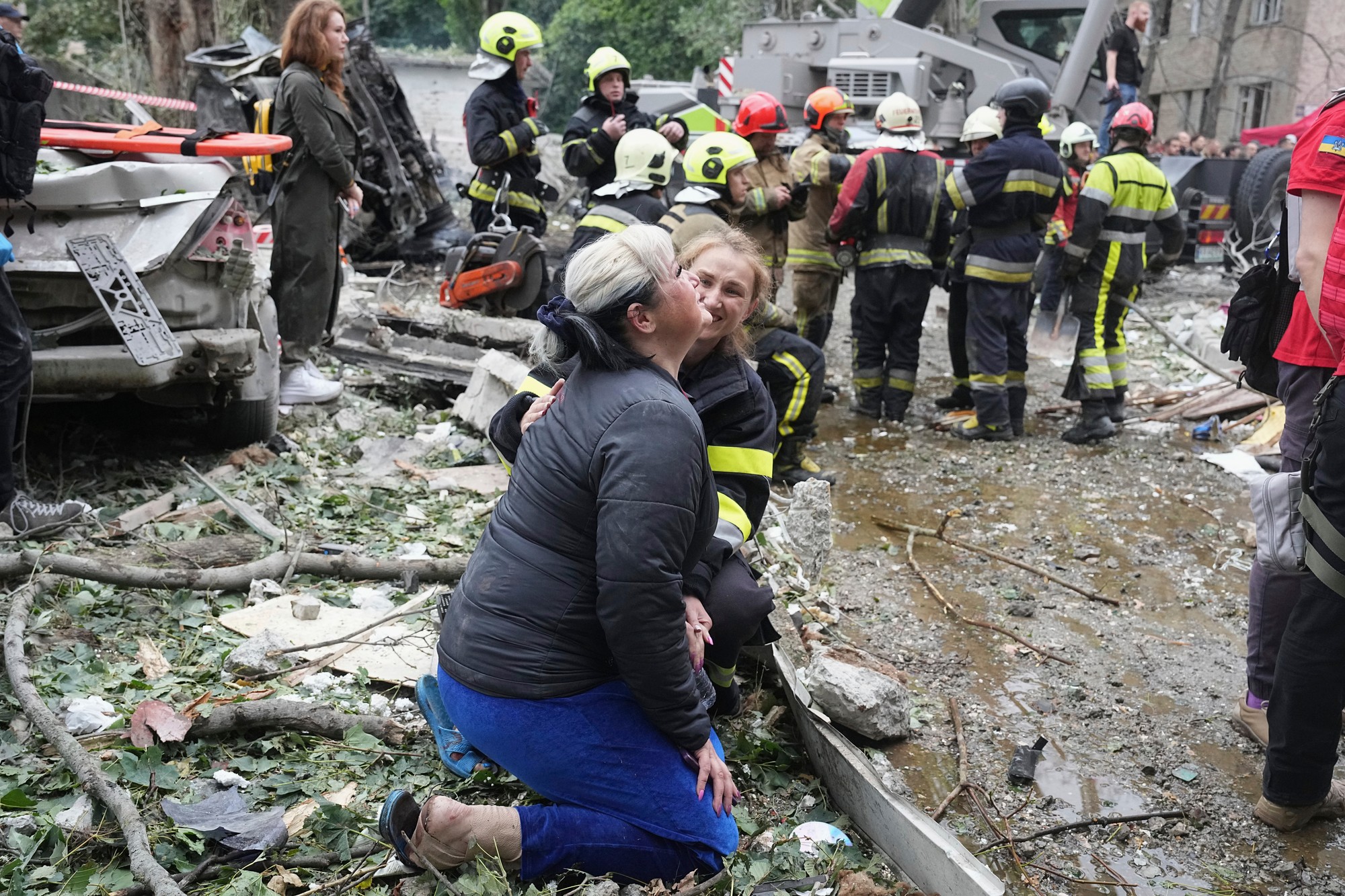  Rusko podniklo raketové a dronové útoky na ukrajinské hlavné mesto Kyjev.
