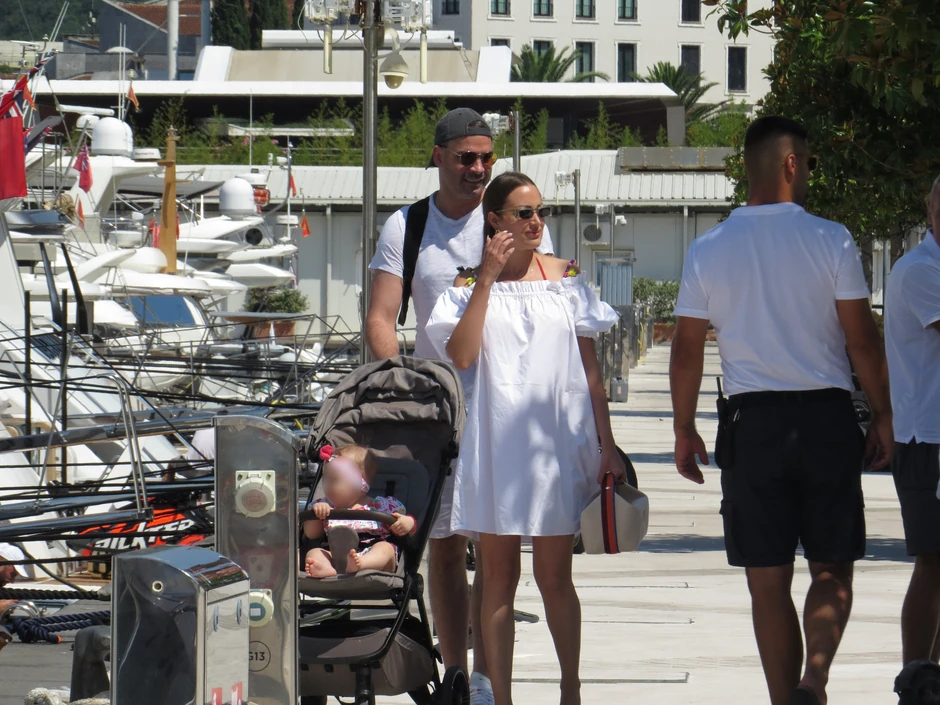 Aleksandra Prijović paparaco
