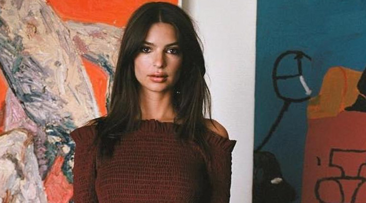 Ratajkowski a szépségéről híres, de a komoly témák sem állnak távol tőle