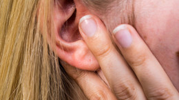 Szumy uszne - przyczyny i leczenie domowymi sposobami
