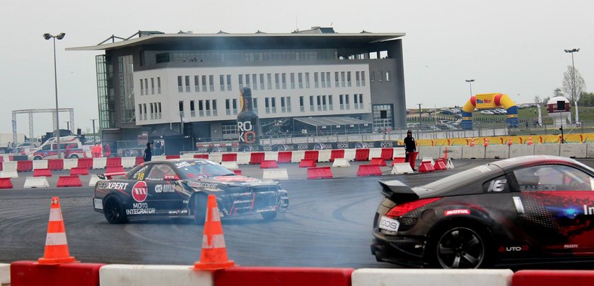 Polak jeździ jak Kubica, a nie ma rąk